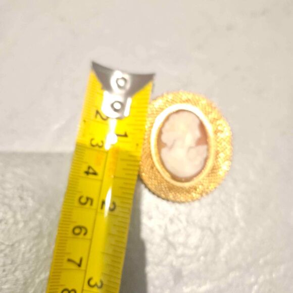 Shell Cameo Brooch Double Filagree 1.5" - Picture 3 of 4